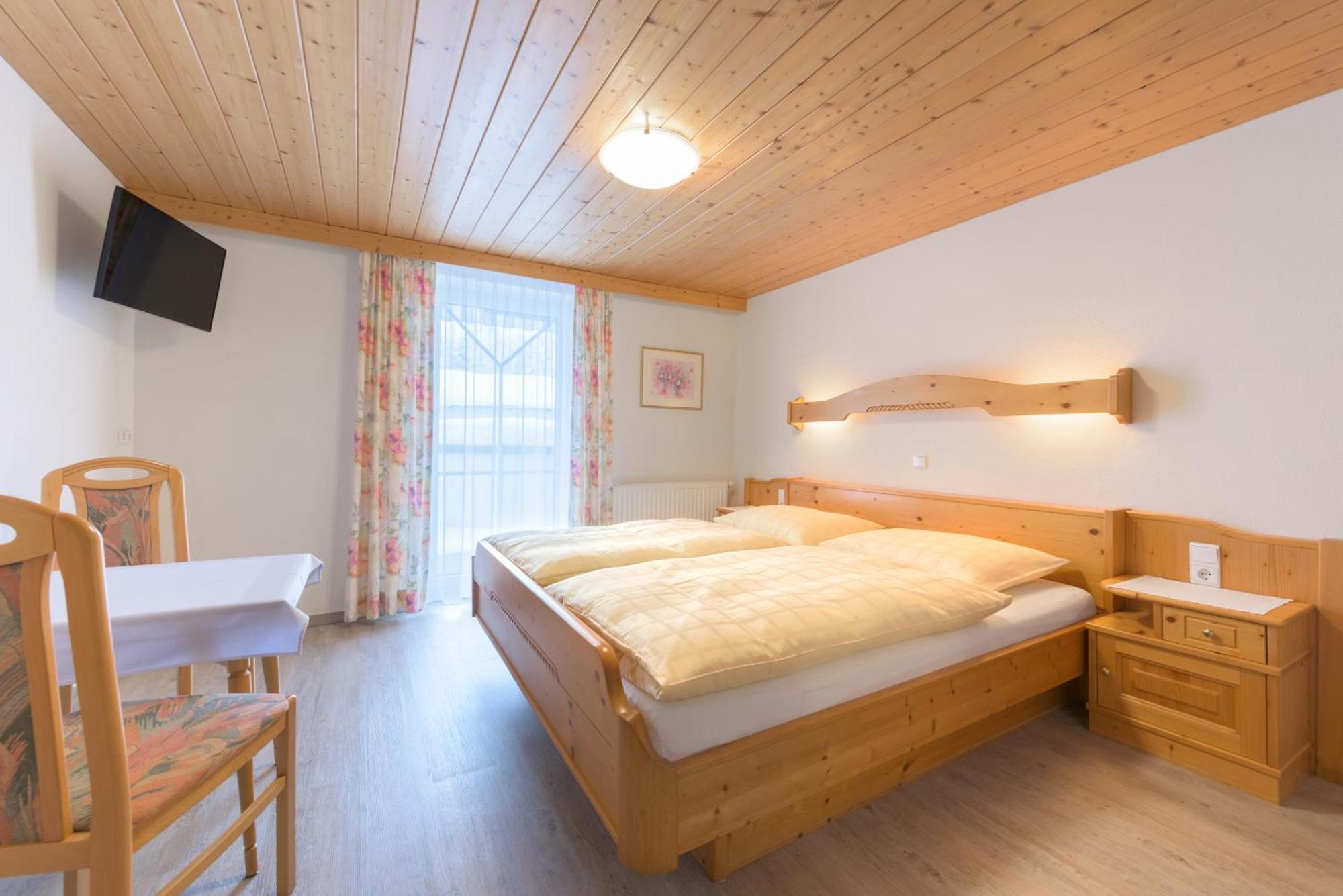 Haus Meneweger Apartment Flachau Phòng bức ảnh