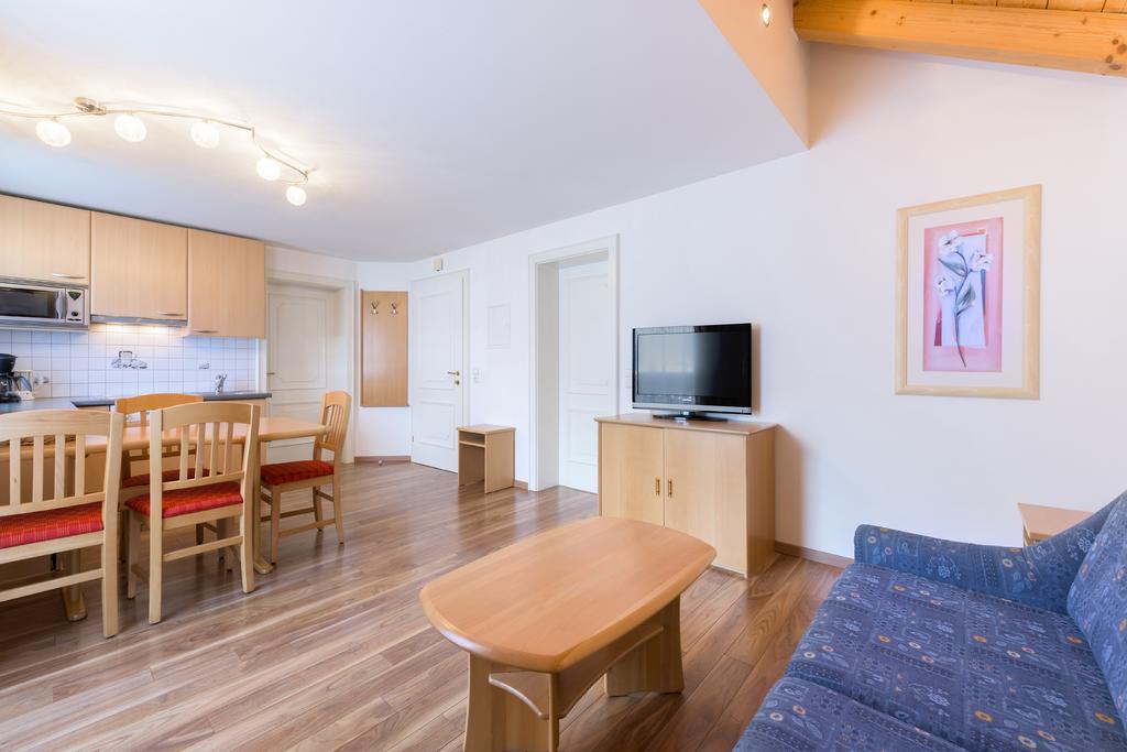 Haus Meneweger Apartment Flachau Ngoại thất bức ảnh